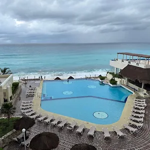  Apartment Plaza Sea View